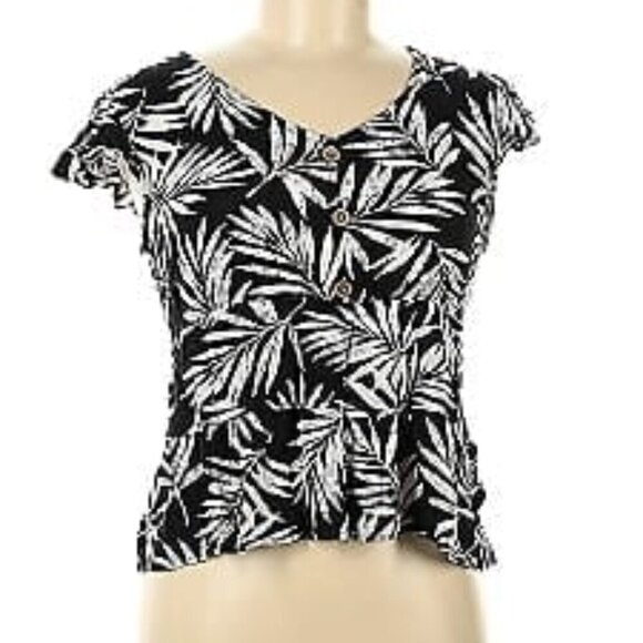 ⭐NEW, A. BYER Flutter Sleeve Button Blouse - Picture 1 of 14